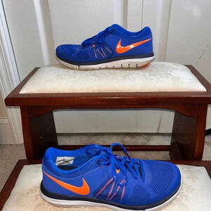Nike fit sole womens running shoe royal blue in color sz 8